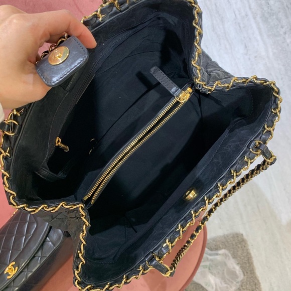 💓Sold💓Chanel tote with chain around - medium - Picture 5 of 9